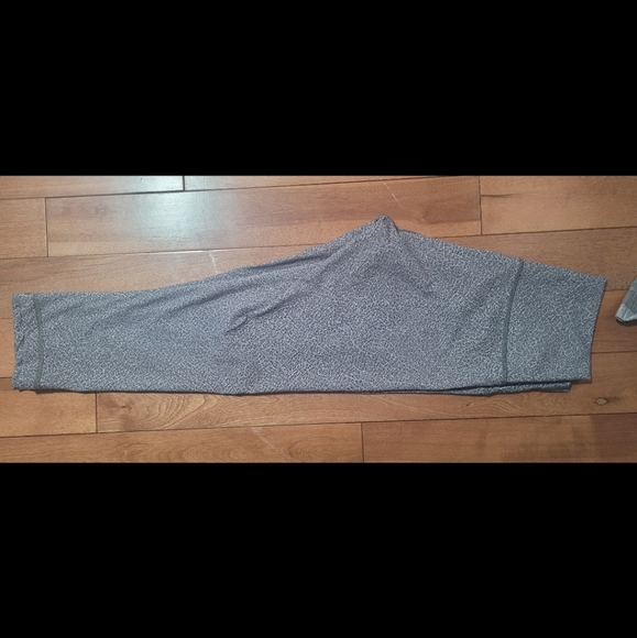 Lululemon leggings - Picture 2 of 4